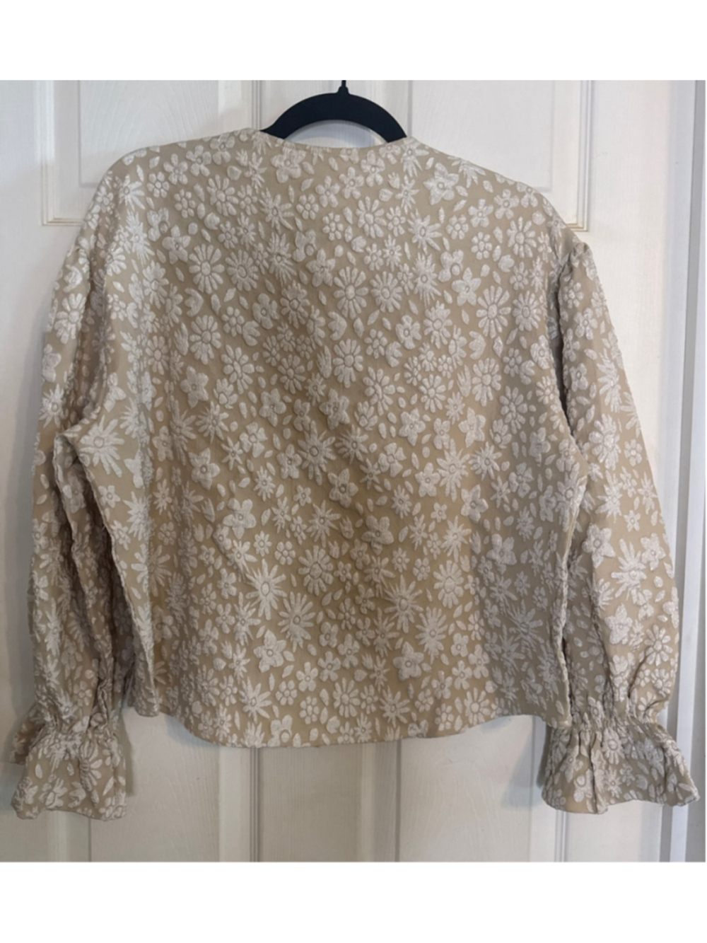 BiBi Beige & White Floral Blouse, Size S - Picture 3 of 5